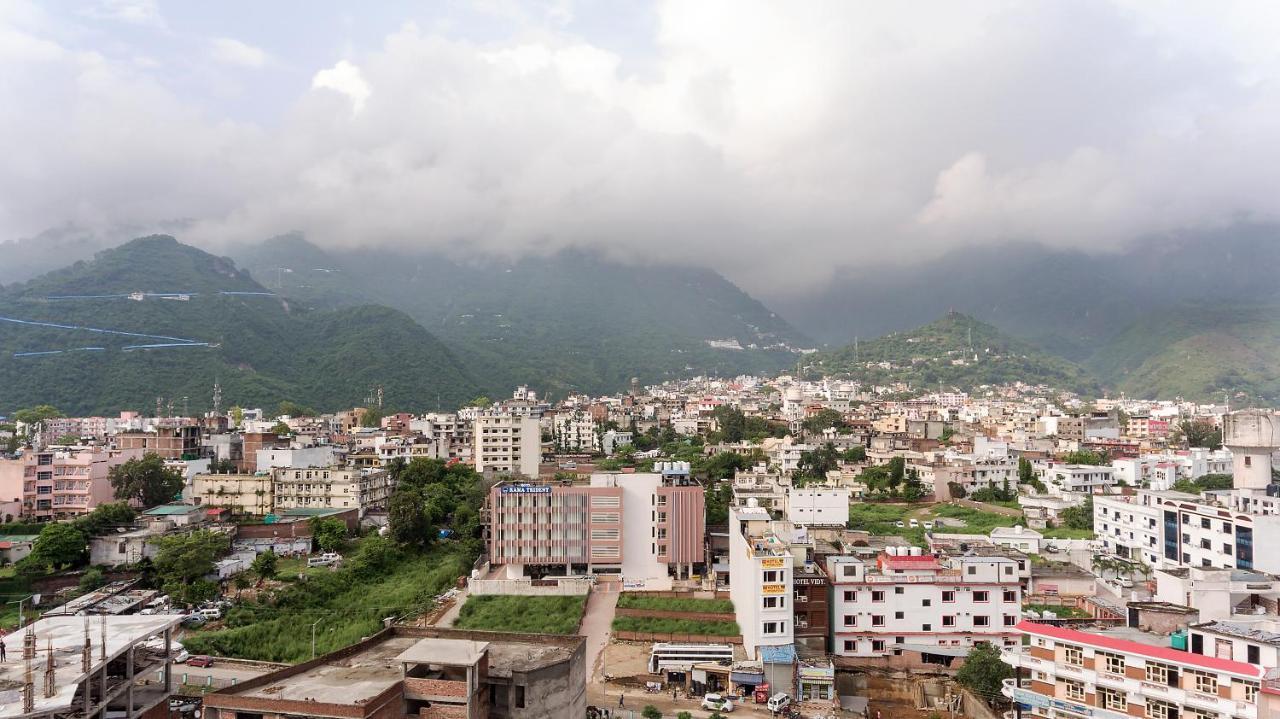 Rama Trident, Katra Hotel Katra  Buitenkant foto